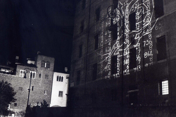 Doris Bloom, William Kentridge, Projected Artists Obiettivo Roma:I/V, Memory and geography 1995, exhibition view